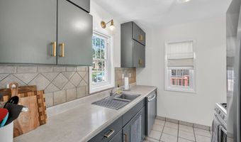 936 28th St, Des Moines, IA 50312
