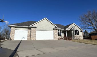 2225 E Byrum Cir, Brandon, SD 57005