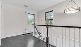 19 CENTER St, Barnegat, NJ 08005