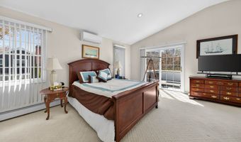 338 Shore Dr, Branford, CT 06405