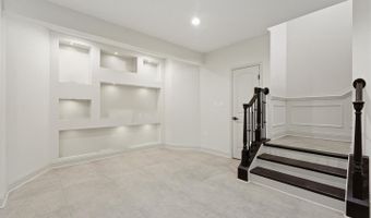 7301 CALVERT St, Annandale, VA 22003