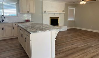 414 Pine Glen Dr, Albany, GA 31705