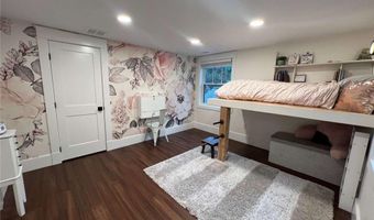 54 Isabelle Dr, Narragansett, RI 02882