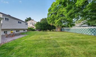 10 Frances Rd, Bayonne, NJ 07035