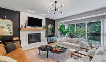1716 Timber Ridge Estates Dr, Ballwin, MO 63011
