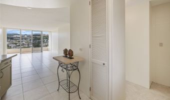 1160 Ala Napunani St 806, Honolulu, HI 96818