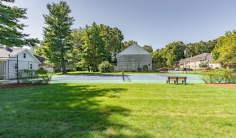 13 Mansion Woods Dr H, Agawam, MA 01001