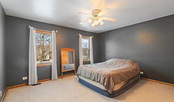 2051 Carlisle St, Algonquin, IL 60102