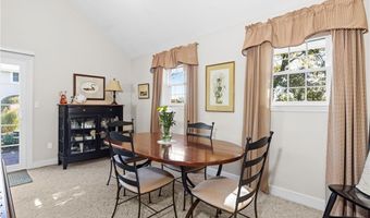 119 Corey Ln, Middletown, RI 02842