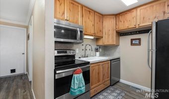 10560 W Fox Ridge Dr, Boise, ID 83709