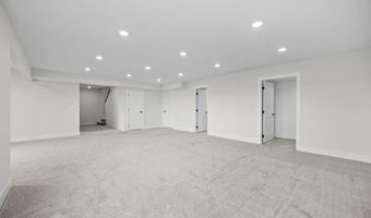 5517 Greene St, Ames, IA 50014