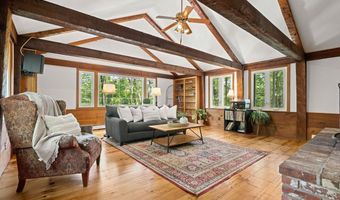 12 Lord Jeffrey Dr, Amherst, NH 03031