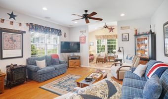 10 Harbor Pl, Barnegat, NJ 08005