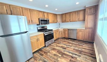 211 New Jersey Ave, Bergenfield, NJ 07621
