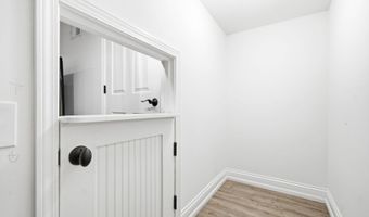 12601 N Osage Rd, Anchorage, KY 40223