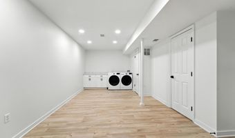 2339 N POWHATAN St, Arlington, VA 22205