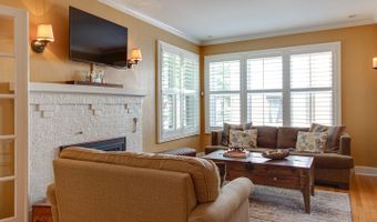 805 S Mitchell Ave, Arlington Heights, IL 60005