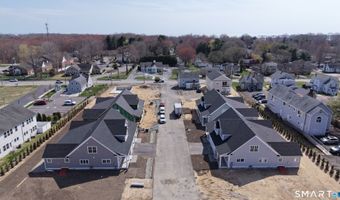 151-153 E Main St 19, Clinton, CT 06413