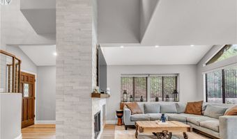 29729 Strawberry Hill Dr, Agoura Hills, CA 91301