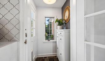 5001 W CEDAR Ln, Bethesda, MD 20814