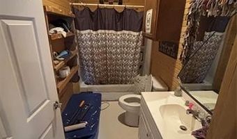 526 SW 2nd St, Adair, OK 74330