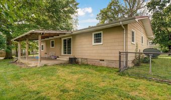 606 E Prairie Ln, Ash Grove, MO 65604