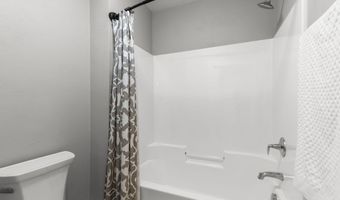5644 N SUMMERLAND Dr, Appleton, WI 54913