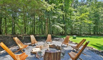 21663 OATLANDS Rd, Aldie, VA 20105