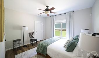 132 N Poplar St, Athens, GA 30606