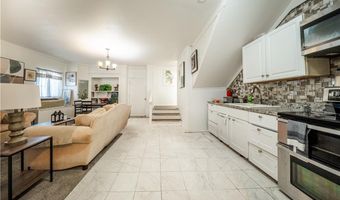 57 Gould St, Newport, RI 02840