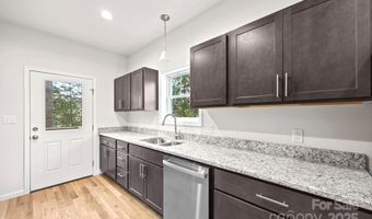 7 Berry Crest Ln, Arden, NC 28704