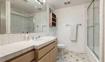 171 N Church Ln 617, Los Angeles, CA 90049