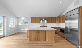 76 Warren Ave, Middletown, RI 02842