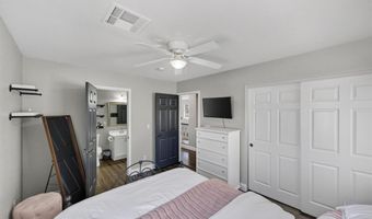 10661 Shelter Hill Ct, Las Vegas, NV 89129