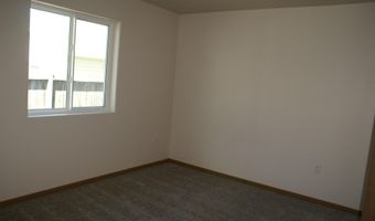 915 S 9th St, Aberdeen, SD 57401