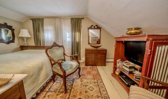 18 Waldo Ave, Belfast, ME 04915