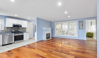 5814 LARPIN Ln, Alexandria, VA 22310