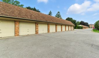 1207 S Old Wilke Rd 303, Arlington Heights, IL 60005