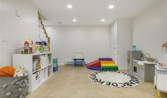 5 Indigo Rd, Barrington, RI 02806