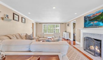 36 Whiting Farm Rd, Branford, CT 06405
