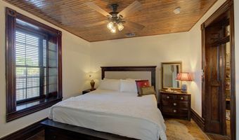 405 W Avenue E, Alpine, TX 79830