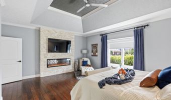 6040 White Ash Ct, Avon, IN 46123