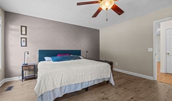 110 Lightwater Dr, Aberdeen, NC 28315