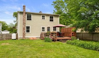 8 Maple Ave, Clinton, CT 06413