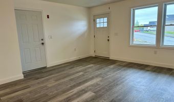 29 Village Cir, Augusta, ME 04330