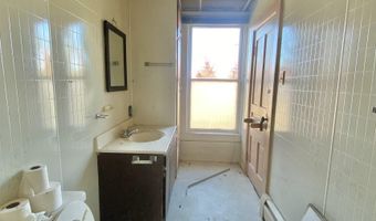 237 MILL St, Algoma, WI 54201