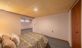 2104 S Circle Dr, Ann Arbor, MI 48103