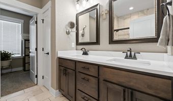 3408 NW Reinhart Dr, Ankeny, IA 50023