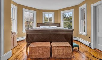 50 Portsmouth Rd, Amesbury, MA 01913