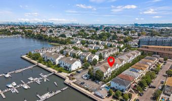 32 MARINA Dr, Bayonne, NJ 07002
